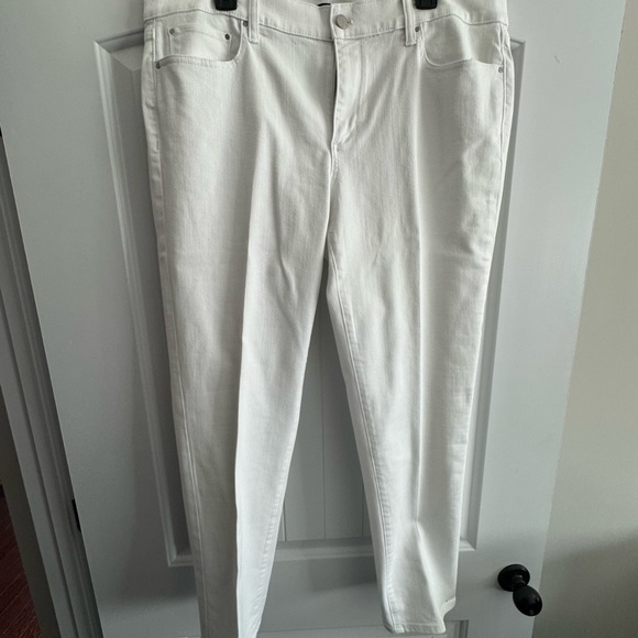 Classic White Women's Jeans - Picture 4 of 5